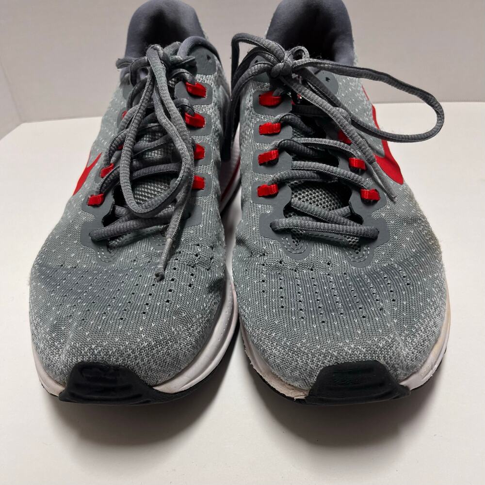 Nike Zoom Vomero 13 Men’s 9 Gray Red Running Shoes AO3181-064 Cushion Sneaker - Picture 4 of 10